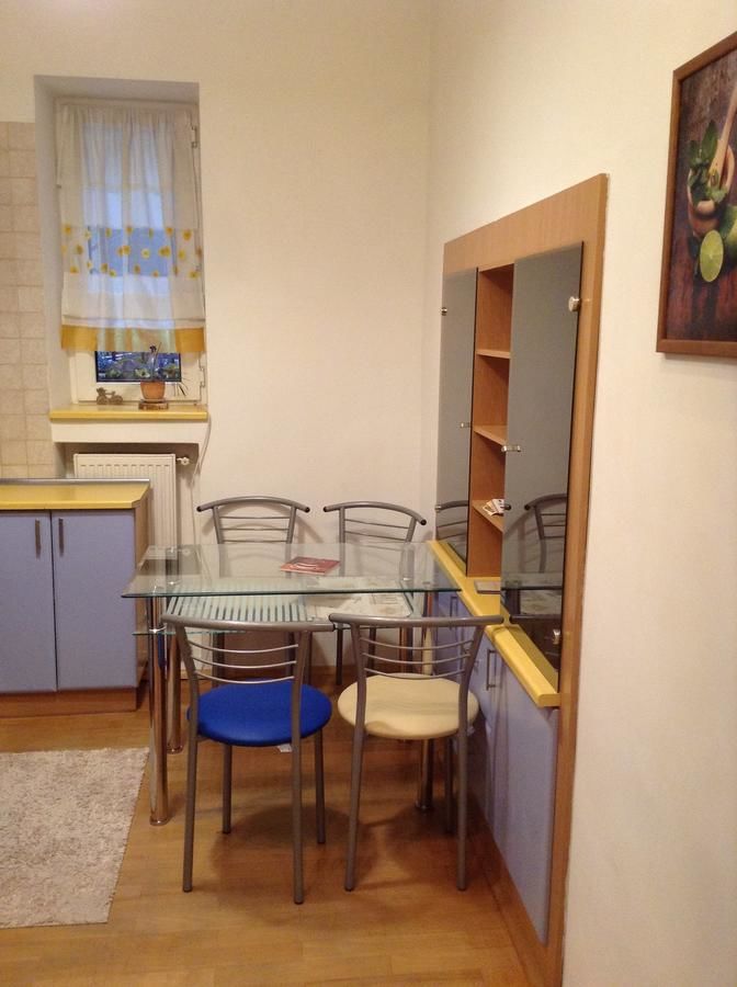 Апартаменты Family Stay in Lviv (2 Rooms + Kitchen) Kulʼparkuv