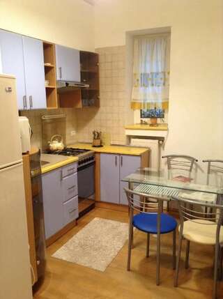 Апартаменты Family Stay in Lviv (2 Rooms + Kitchen) Kulʼparkuv Апартаменты-38